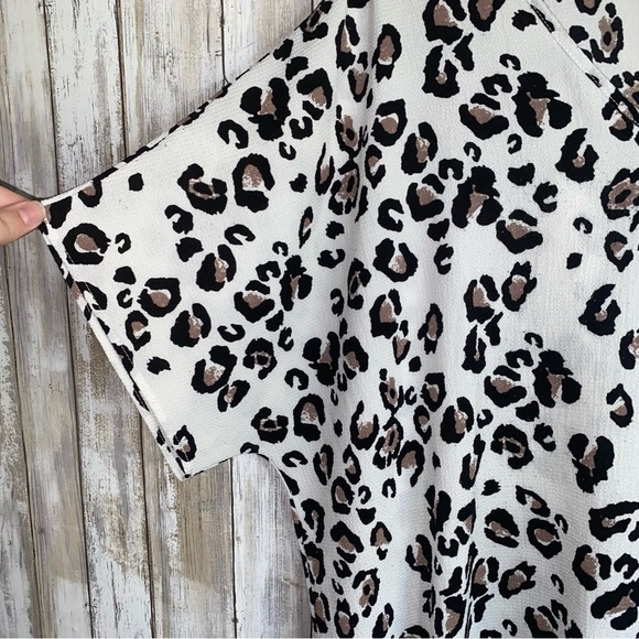 Entro Oversized Leopard Blouse - Picture 2 of 4